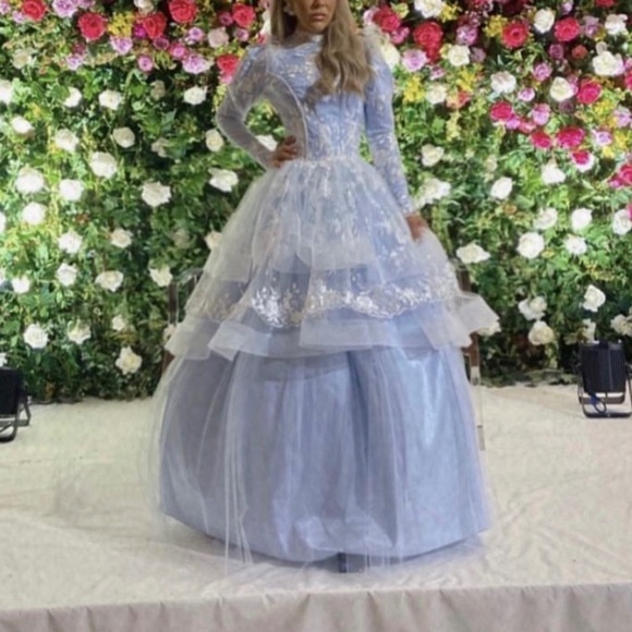 Custom baby blue lace detailed gown - Picture 1 of 2
